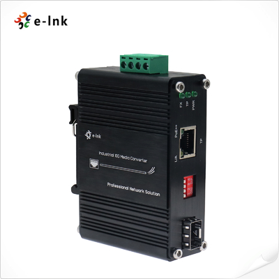 मिनी इंडस्ट्रियल 10G/5G/2.5G/1G/100M 802.3at से 10GBASE-X SFP+ मीडिया कन्वर्टर
